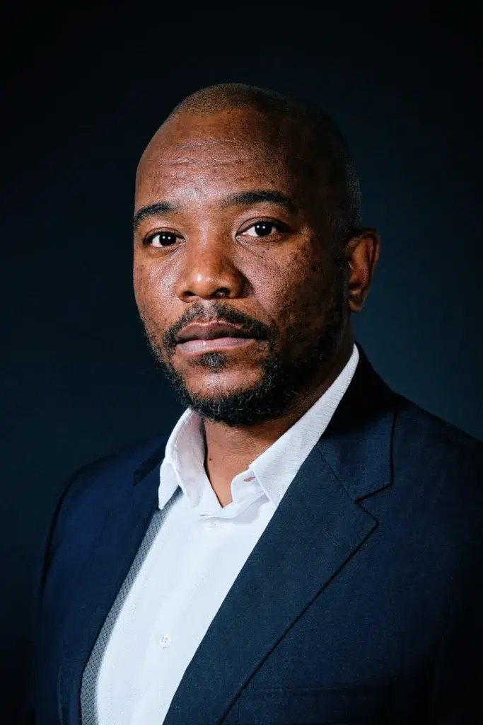 Corporate Portrait Mmusi Maimane, captured by Cape Town Photographer Jurgen Banda-Hansmann