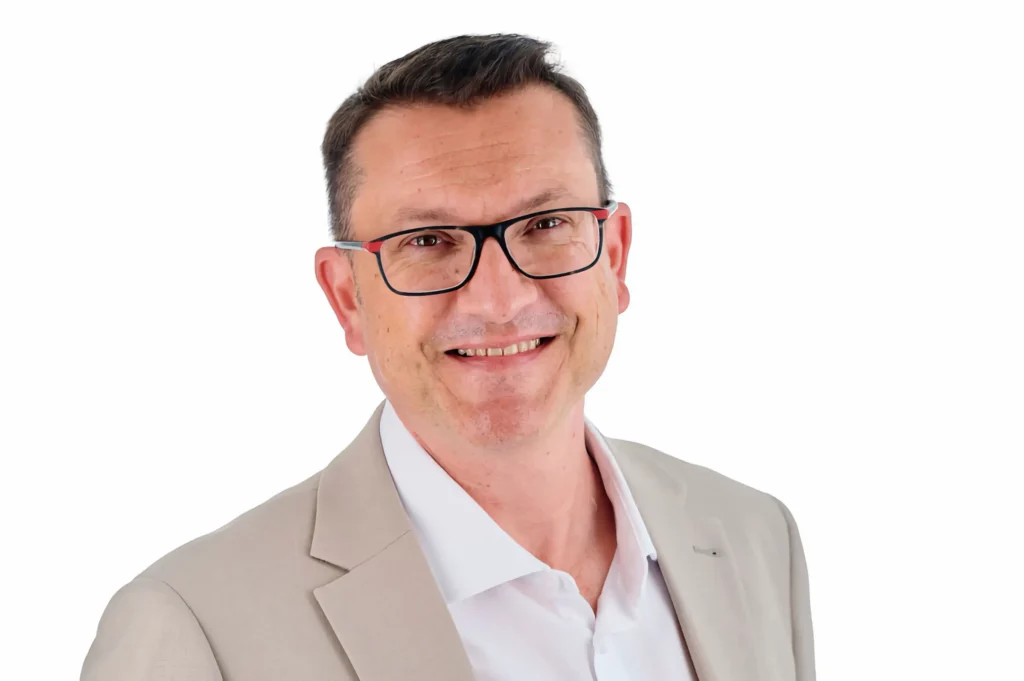 Professional executive headshot in Cape Town. High-quality corporate photography for LinkedIn, websites, and branding by an expert event photographer.