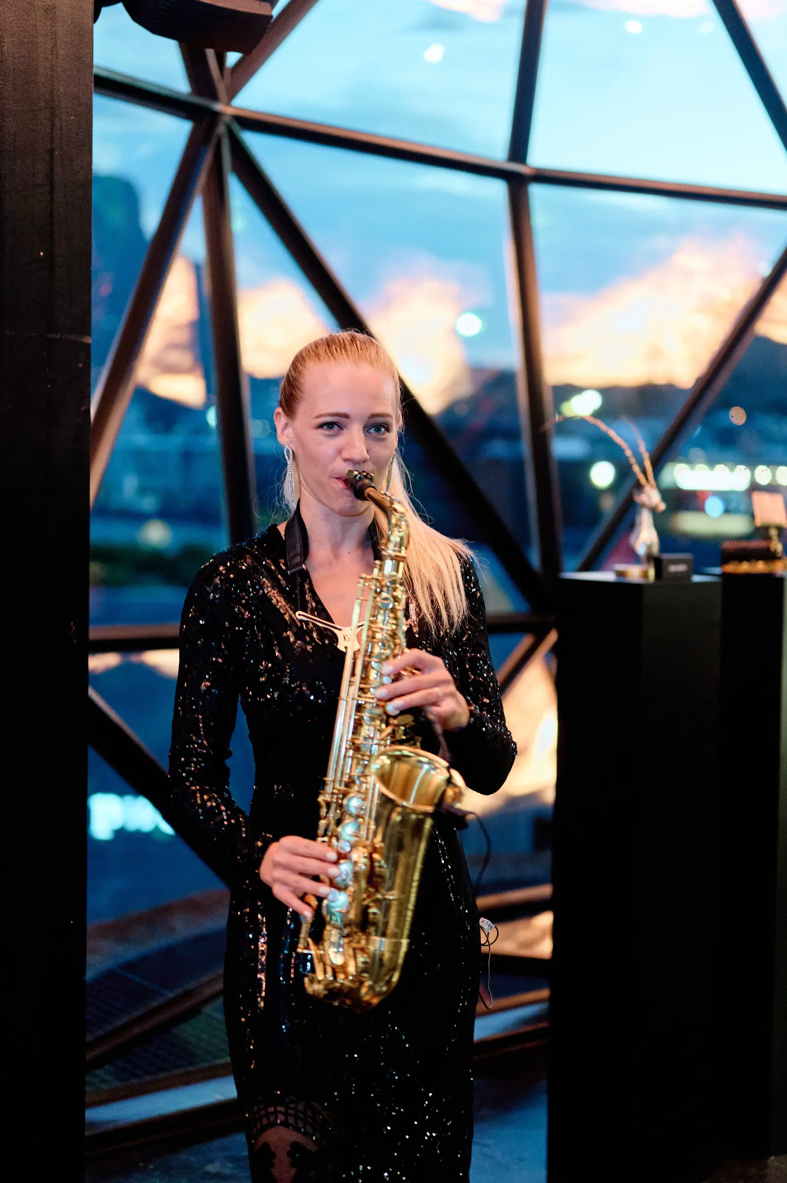 Gala Dinner Photographer Cape Town, Capturing the rhythm of Cape Town events. High-end photography of live musical performances at the Mineshift 2026 corporate gala.