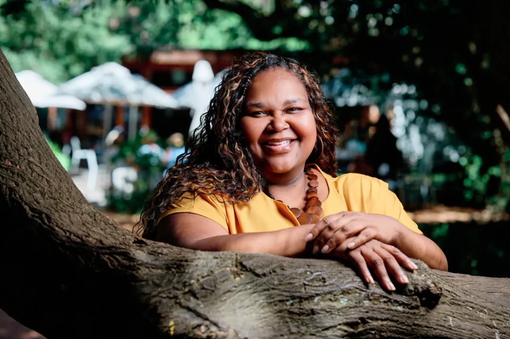 Personal branding photographer Cape Town, outdoor portrait session in the Company's Garden by Jurgen's Photography. | Natural light and a genuine smile do all the work. |